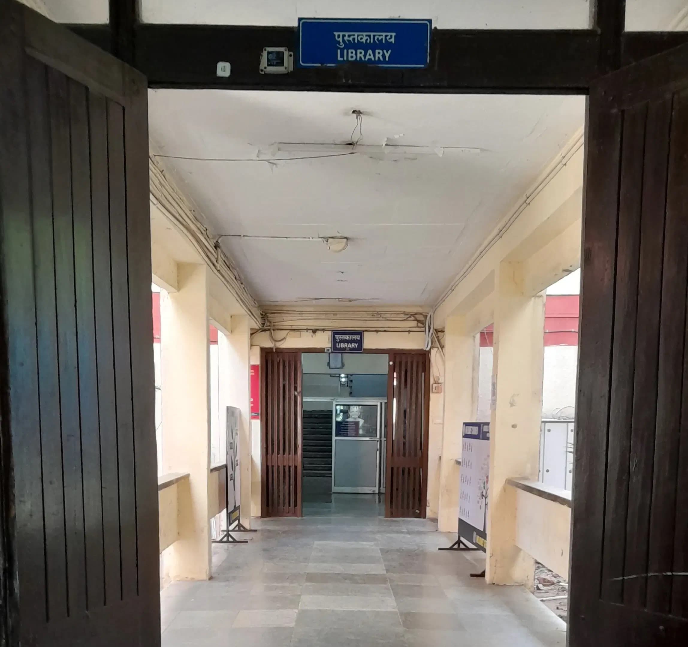 Kamala Nehru College Academic Building photo 16